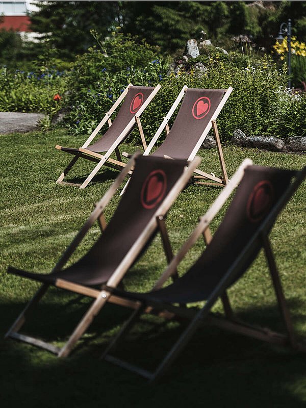 Relax in the garden of Heimspitze 4-star hotel Gargellen Relax in the garden of Heimspitze 4-star hotel Gargellen